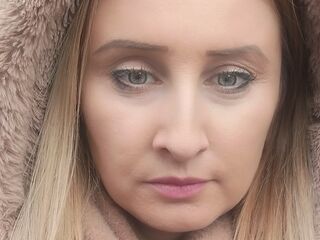 topless cam girl MaryEma