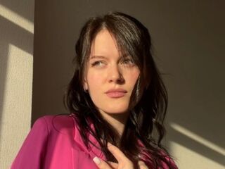 camwhore spreading pussy MaudGuerrido