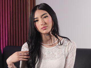 topless camgirl MiaFerreira