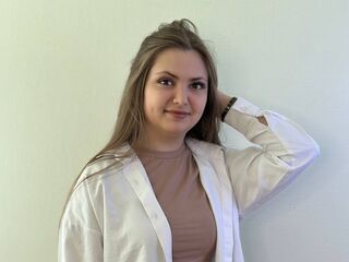 camwhore shaving pussy MildaTaddio