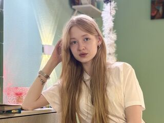 masturbating cam girl MinnieTallacksen