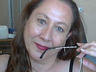naughty cam girl masturbating with dildo MyriamLevieux