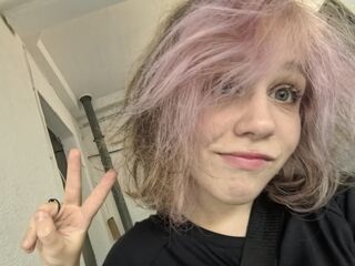 camgirl playing with sex toy NieshaBendas