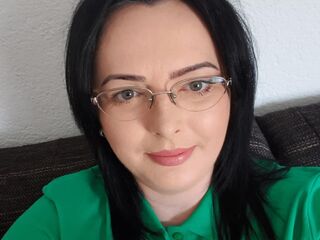 camslut fingering shaved pussy Pansela