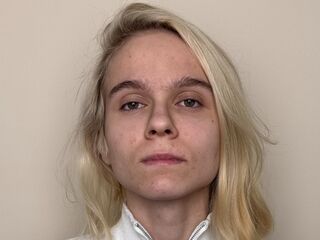 bedroom cam PoulaShade