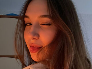 camgirl showing tits RiannaBrown