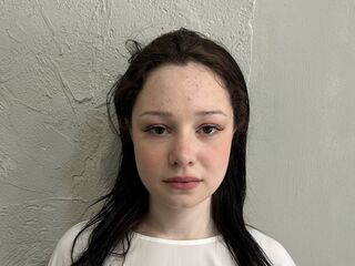 camgirl masturbating with dildo SallyMilton