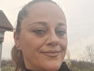 cam girl masturbating with vibrator SandyMandy