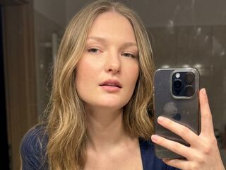 masturbating girl ShavonKazunas