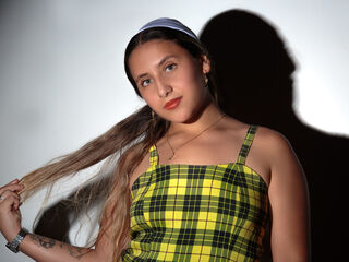 camslut fingering pussy VegaLila