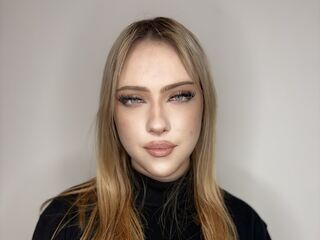 hot camslut VirgieJanosek