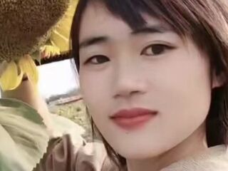 cam strip tease XiaoqiongLen